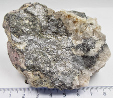 NICKELSKUTTERUDIT im