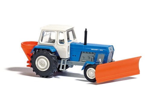 Traktor mit schneepflug tt - schneepflug,