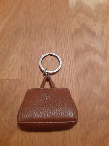 Aigner schlüsselanhänger - aigner,