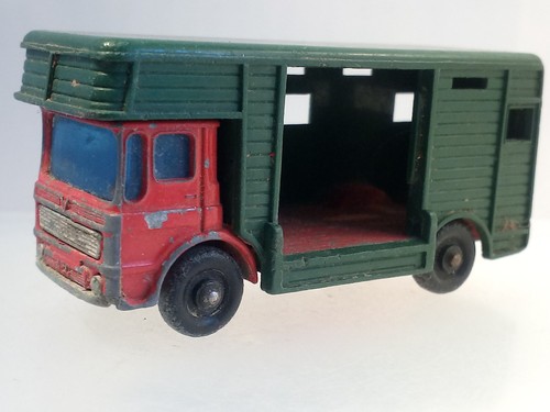 Horse box aec matchbox - ⛔horse-box,