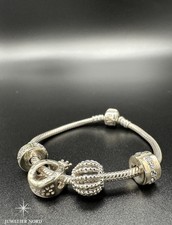 Pandora Armband mit 4 Charms