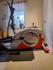 Christopeit CXM 6 Crosstrainer-Ergometer Silber/Rot Defekt (quitscht)