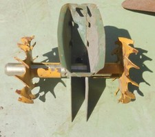 Teile von altes Gerät Garte Egge Saen Eisen Säen Sähilfe Trichter ???