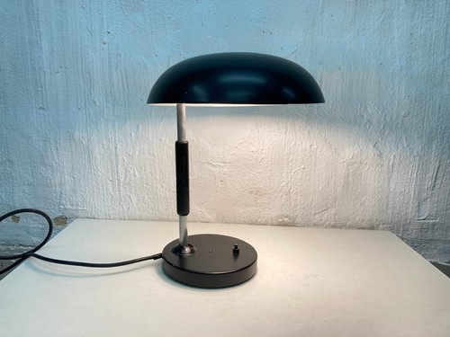 Verstellbare tischlampe von - tischlampe,