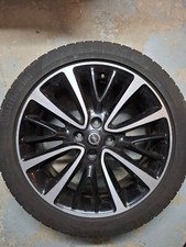 Opel Corsa d Alufelgen 17 zoll mit Narbendeckel und Radschrauben+Sommerreifen