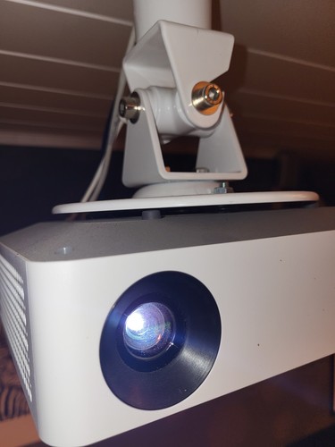 Beamer pf610p cinebeam 1 - beamer,