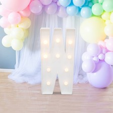 Licht auf Buchstaben, weiße