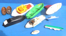 Konvolut DDR  Schiffe Boot Flugzeug Wasserspielzeug Spielzeug etc