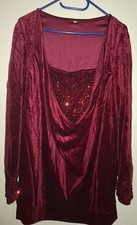 Edles Shirt, Burgund, Pannesamt, mit Wasserfall-Ausschnitt und Pailetten