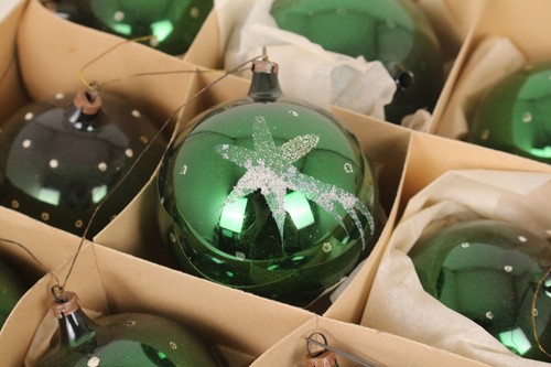 Alte weihnachtskugeln grün - alte,