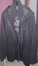 dunkelblaues, ungetragenes