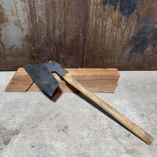 Alte Axt Zimmermann Seitenbeil Beil Breitaxt / rechts geschränkt / G.Länge 92 cm