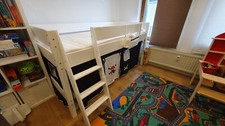 Spielbett Hochbett Kinderbett Kinder Bett mit Rutsche 90x200 cm + Vorhang
