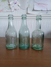 3 alte Bierflaschen aus Glas