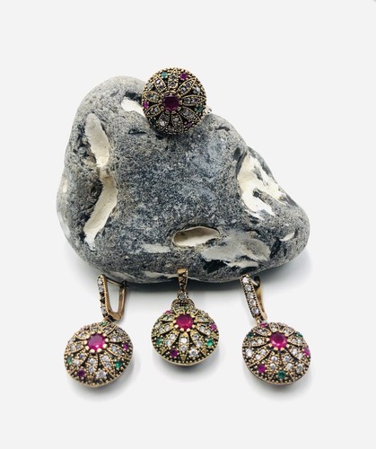 Seltener schmuck - seltener,