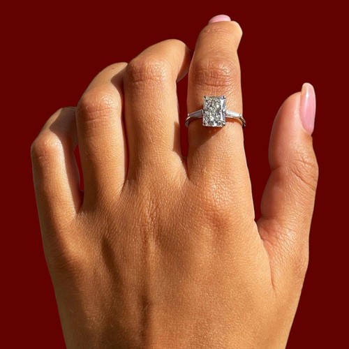 Luxus radiant cut ring - ct,