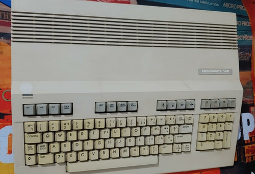 Commodore 128 bit - 128, 8-bit