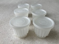 Tupperware Puddingförmchen 6 Stk. unbenutzt mit je zwei Deckeln weiß
