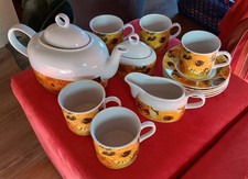 Teeservice a. Porzellan d