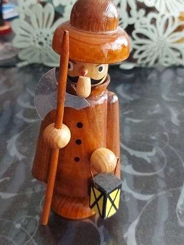 Räuchermännchen mit laterne - räuchermännchen,