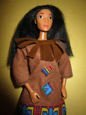 B532) ALTE DISNEY BARBIE DISNEY POCAHONTAS MATTEL IM INDIANER KLEID+STIEFEL
