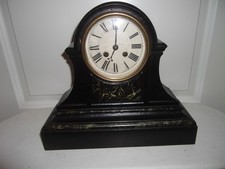 Alte Kaminuhr, Stahlgehäuse, marmoriert