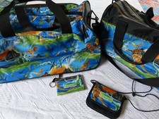 Scout Kinder kleine Sporttasche mit Nassfach, Reise- Tasche Dinosaurier u.mehr