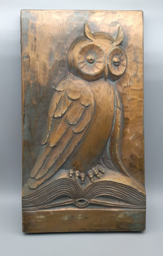 Eule auf buch wandplatte - auf,