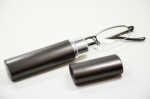 Lesebrillen aus metall - aus,