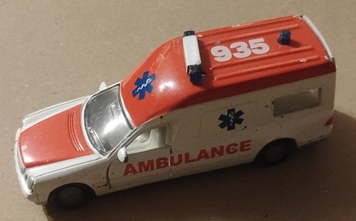 Siku binz ambulance a - binz,