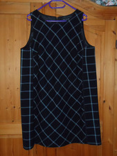 Kleid Etuikleid schwarz kariert, ärmellos, knielang, v. NEXT TAILORING, Gr 46