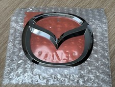 NEU & ORIGNAL Mazda 3 Emblem