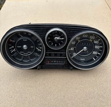 Cockpit Instrumente Tacho Uhr