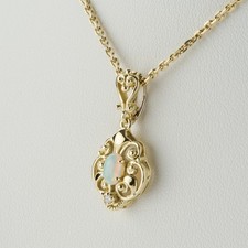 Anhänger mit Opal und