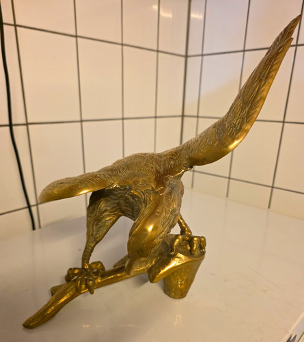 Goldfarbene metall skulptur - goldfarbene,
