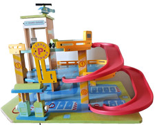 Wunderbares Holzspielzeug: Parkgarage "Le Grand Garage" - Heli, Tafeln, Autos