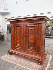 Frankfurter Wellenschrank um