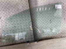 82719 Seitenscheibe links