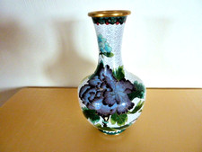 Vase aus Messing, mit Blüten