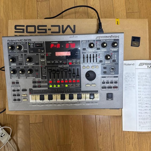 Roland 505 groovebox - mc-505,