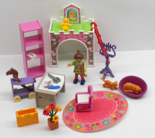 Kind mit kinderzimmer - mit, +