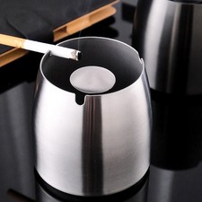 Edelstahl-Aschenbecher: Mit Deckel, Sturmaschenbecher (Windfest) für Innen/Außen