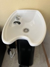 Friseur Rückwärtswaschbecken mit dazugehörigen integrierten Sessel