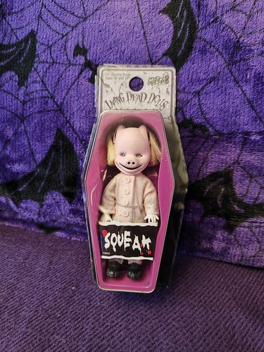 Mezco living dead - living,