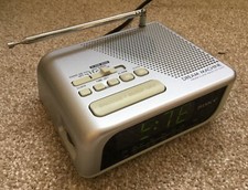 Sony Dream Machine ICF-C205 Radio 24 h LED Wecker UKW + MW Netzbetrieb 230 V