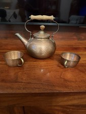 Alter antiker Kessel Kanne