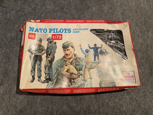 Esci 243 nato pilots and - pilots,