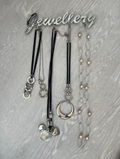 Wand-Schmuckhalter , silber , mit Halsketten 