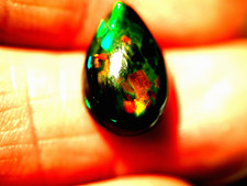 Opale : Äthiopischer Black Fire  Opal- Honey Comb , Cab.  3,6 ct.  ( 400 )