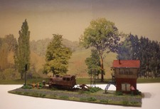 H0 Diorama HO 1:87 Streckenmodul Stellwerk patiniert beleuchtet Block Signal
